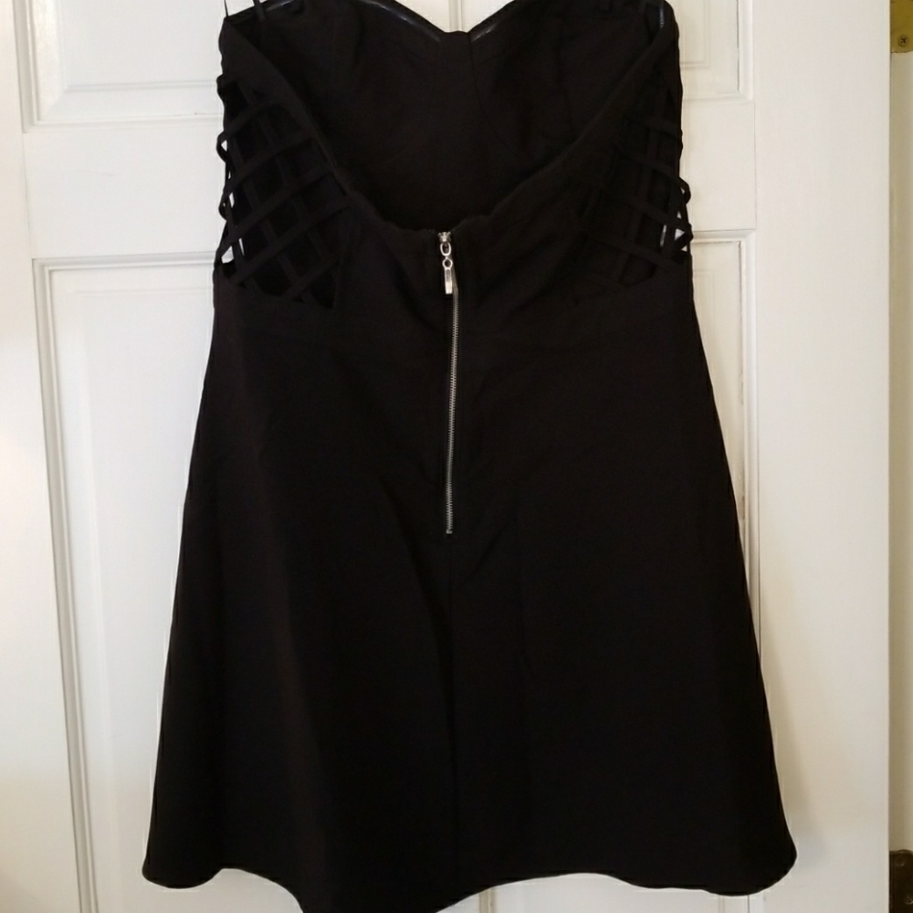 Dress - Picture 4 of 6